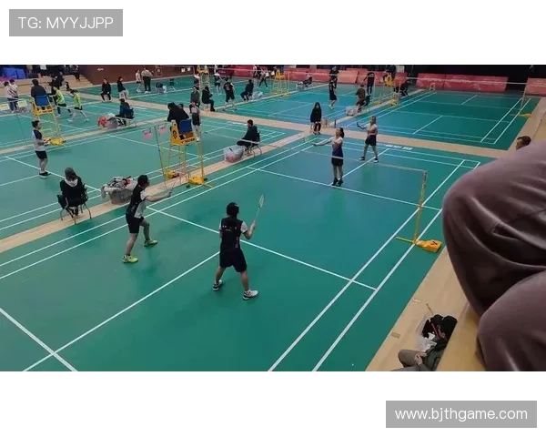 上海羽毛球队盯防策略分析与比赛表现的得失探讨