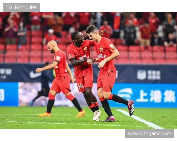 足球明星换脸游戏引发热议球迷纷纷模仿挑战创意无限